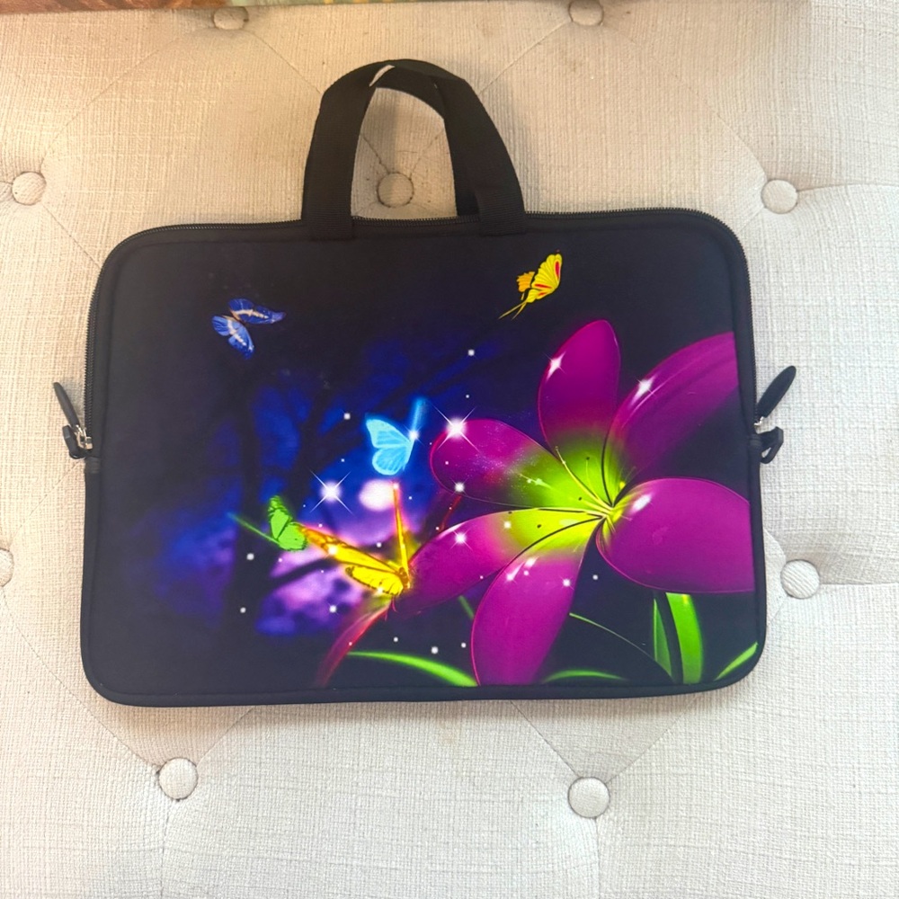 Floral Laptop Sleeve with Butterfly Design! NWOT!
